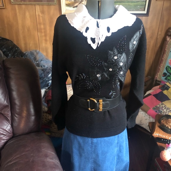 Vintage Floral Appliqué Knit Sweater - Picture 6 of 9